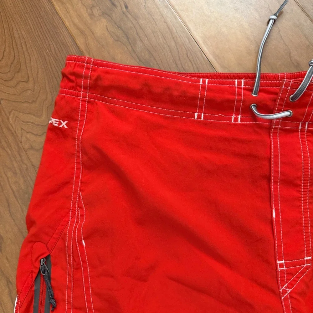 The North Face Apex Mens Red Board Shorts Swim Trunks Size Large Zipper Pocket